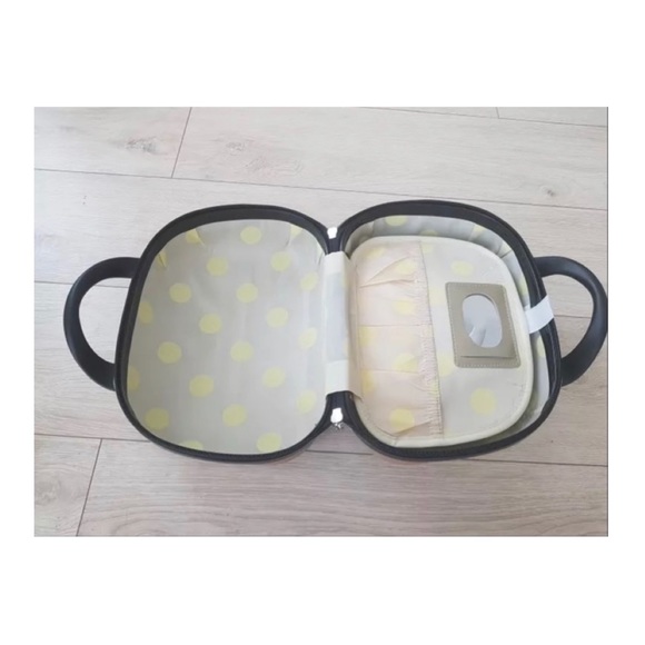 Limited Quantity Available 3D Hello kitty cosmetic travel case w/ charm. - Picture 3 of 4